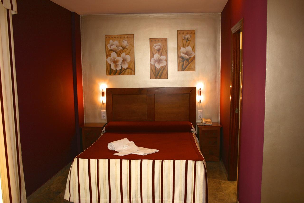 Apartamentos La Fuente Cordoba Oda fotoğraf